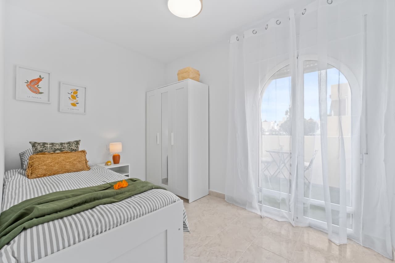 2 soveværelse Byhus til salg i Playa Flamenca med swimmingpool garage - € 205.000 (Ref: 9722267)