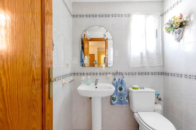 Bungalow de 2 habitaciones en Cañada del Molino, Torrevieja en venta con piscina - 255.000 € (Ref: 9722284)