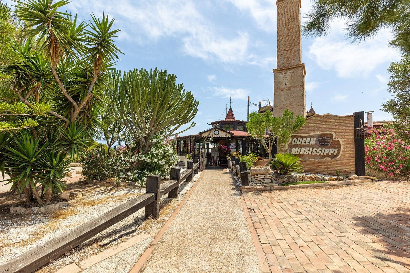 Bungalow de 2 habitaciones en Torrevieja en venta con piscina - 255.000 € (Ref: 9722284)