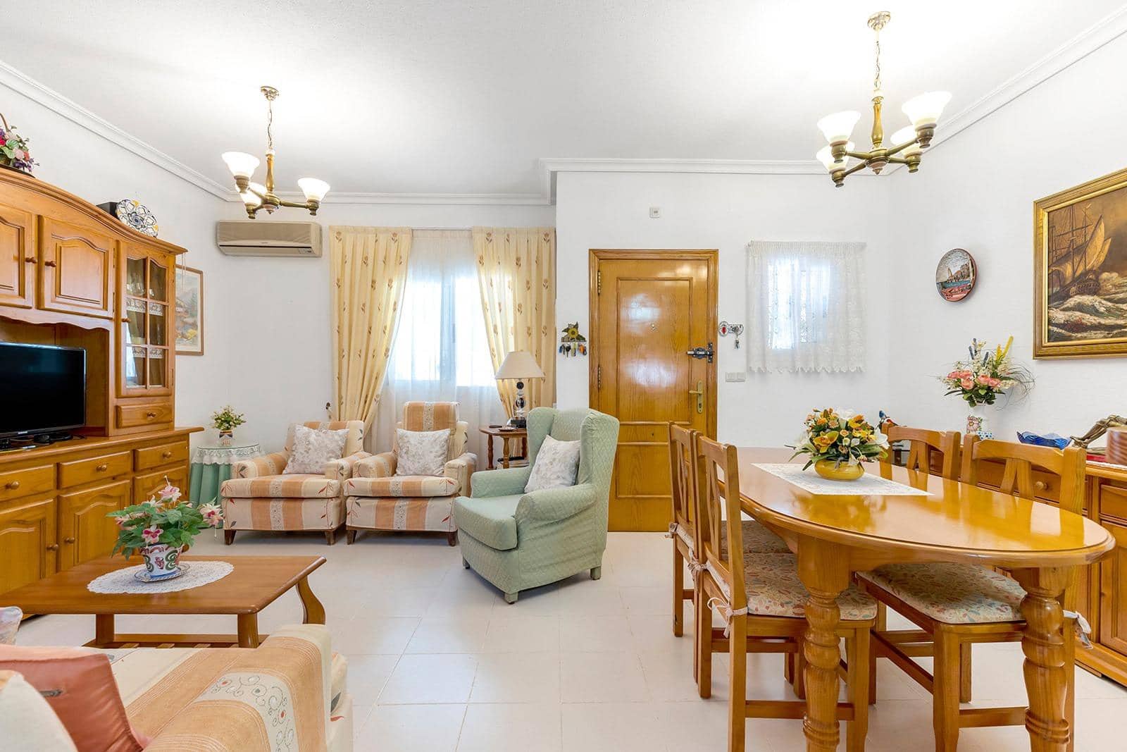 Bungalow de 2 habitaciones en Torrevieja en venta con piscina - 255.000 € (Ref: 9722284)