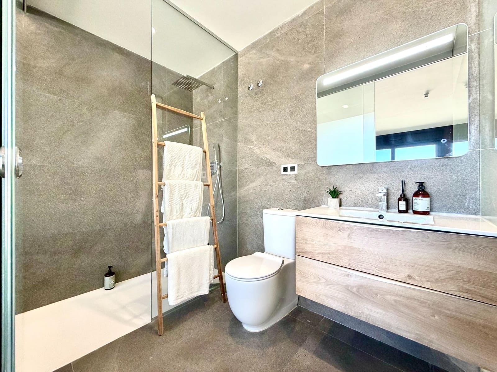 5 quarto Moradia para venda em San Miguel de Salinas com piscina garagem - 780 000 € (Ref: 9722292)