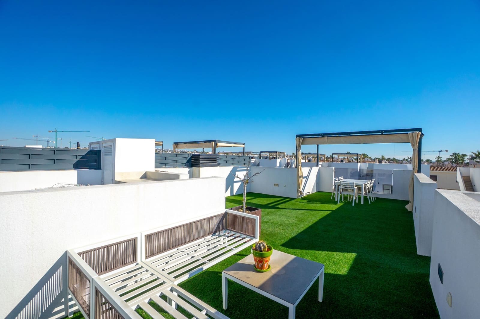 2 bedroom Apartment for sale in Ciudad Quesada with pool garage - € 249,000 (Ref: 9722312)