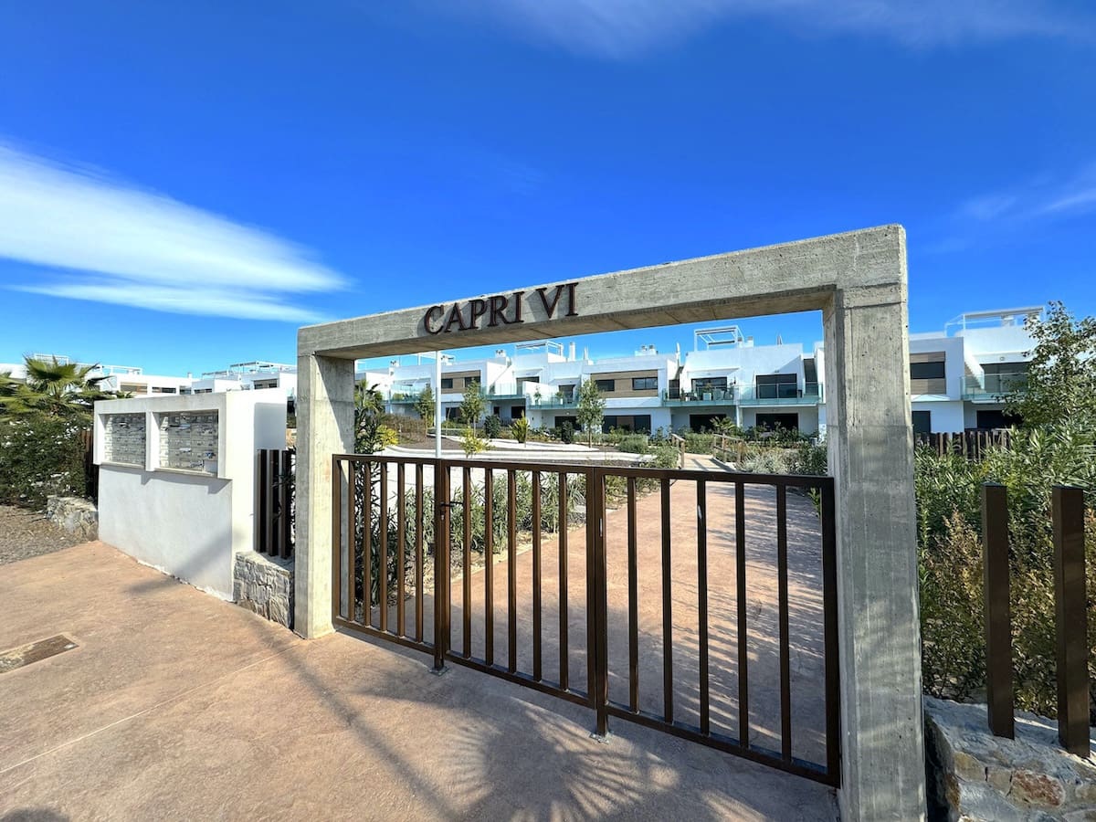 2 bedroom Apartment for sale in Entre Naranjos - € 240,000 (Ref: 9722314)