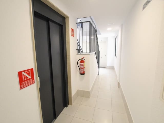 Apartamento de 2 habitaciones en Villamartin, Orihuela en venta - 229.950 € (Ref: 9722316)