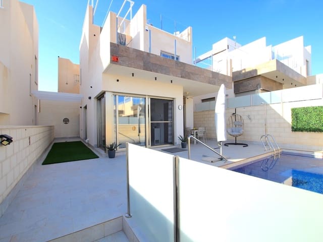 Chalet de 3 habitaciones en Villamartin, Orihuela en venta con piscina - 375.000 € (Ref: 9722318)