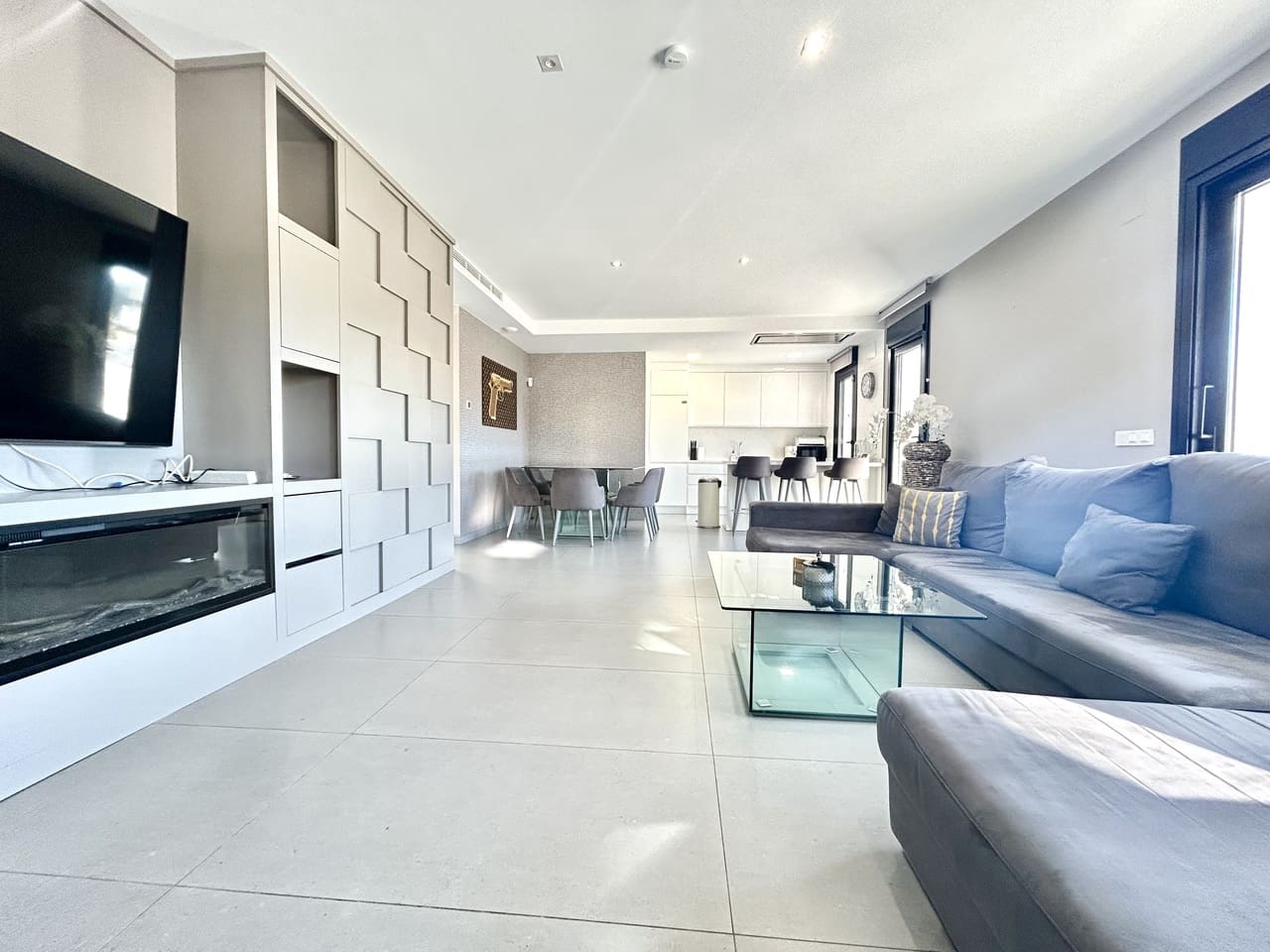 5 bedroom Villa for sale in Los Balcones with pool garage - € 849,950 (Ref: 9722325)