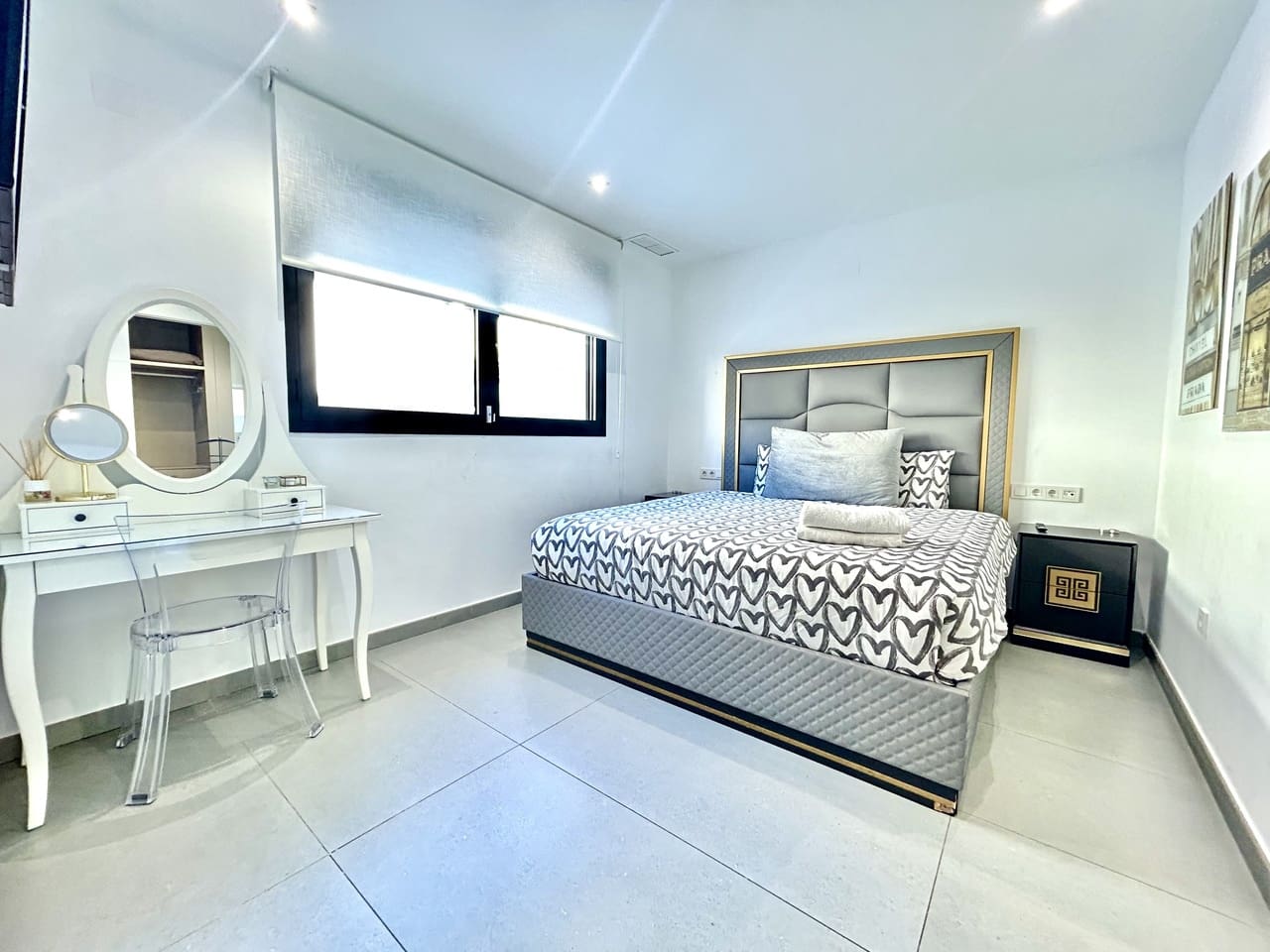 5 bedroom Villa for sale in Los Balcones with pool garage - € 849,950 (Ref: 9722325)