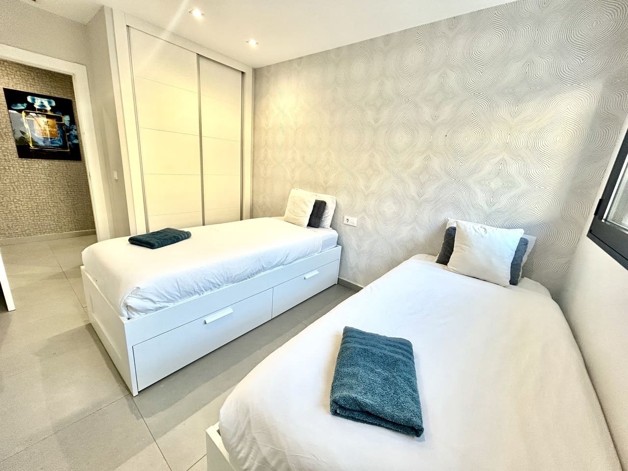 5 bedroom Villa for sale in Los Balcones with pool garage - € 849,950 (Ref: 9722325)