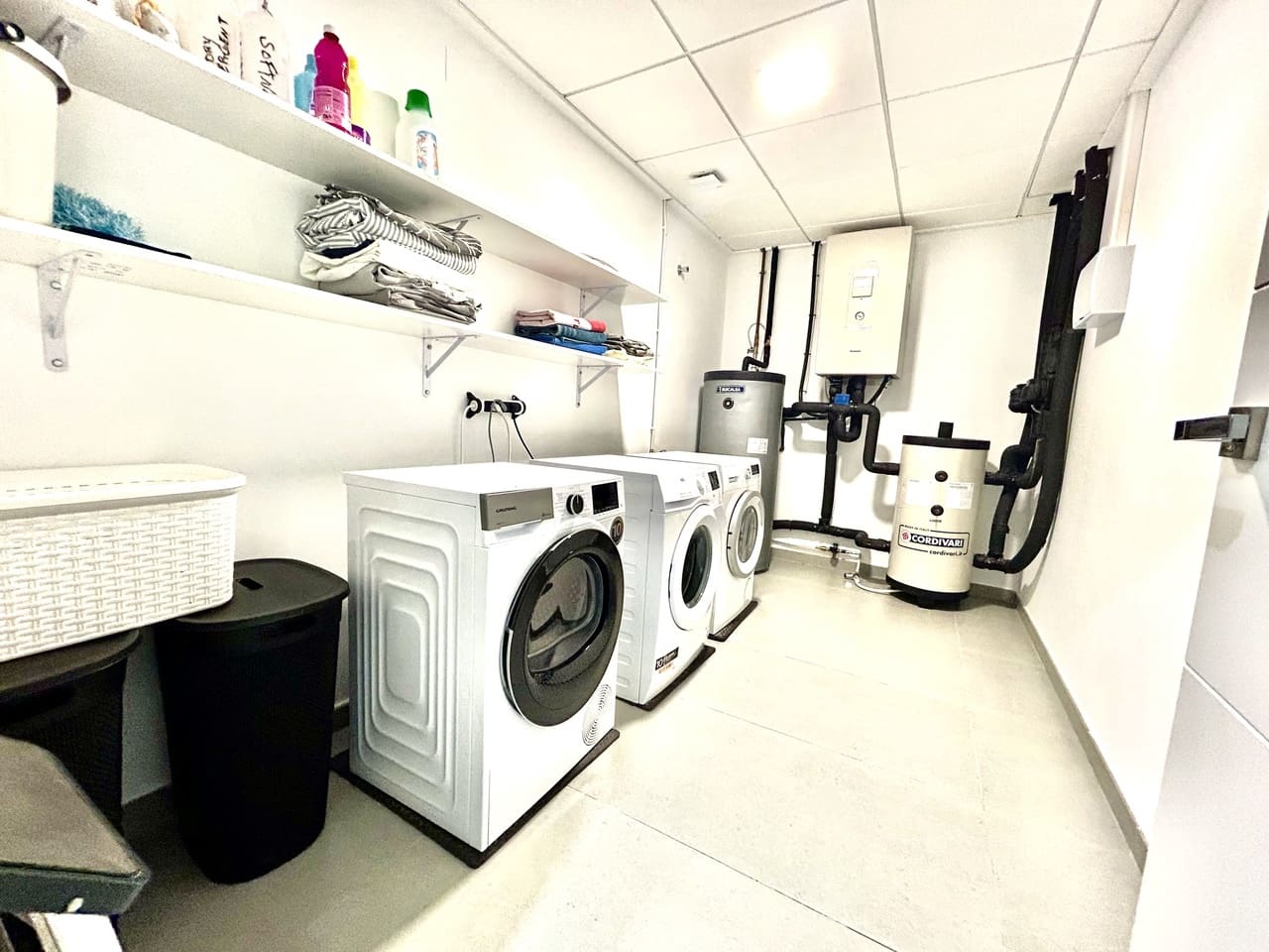 5 bedroom Villa for sale in Los Balcones with pool garage - € 849,950 (Ref: 9722325)