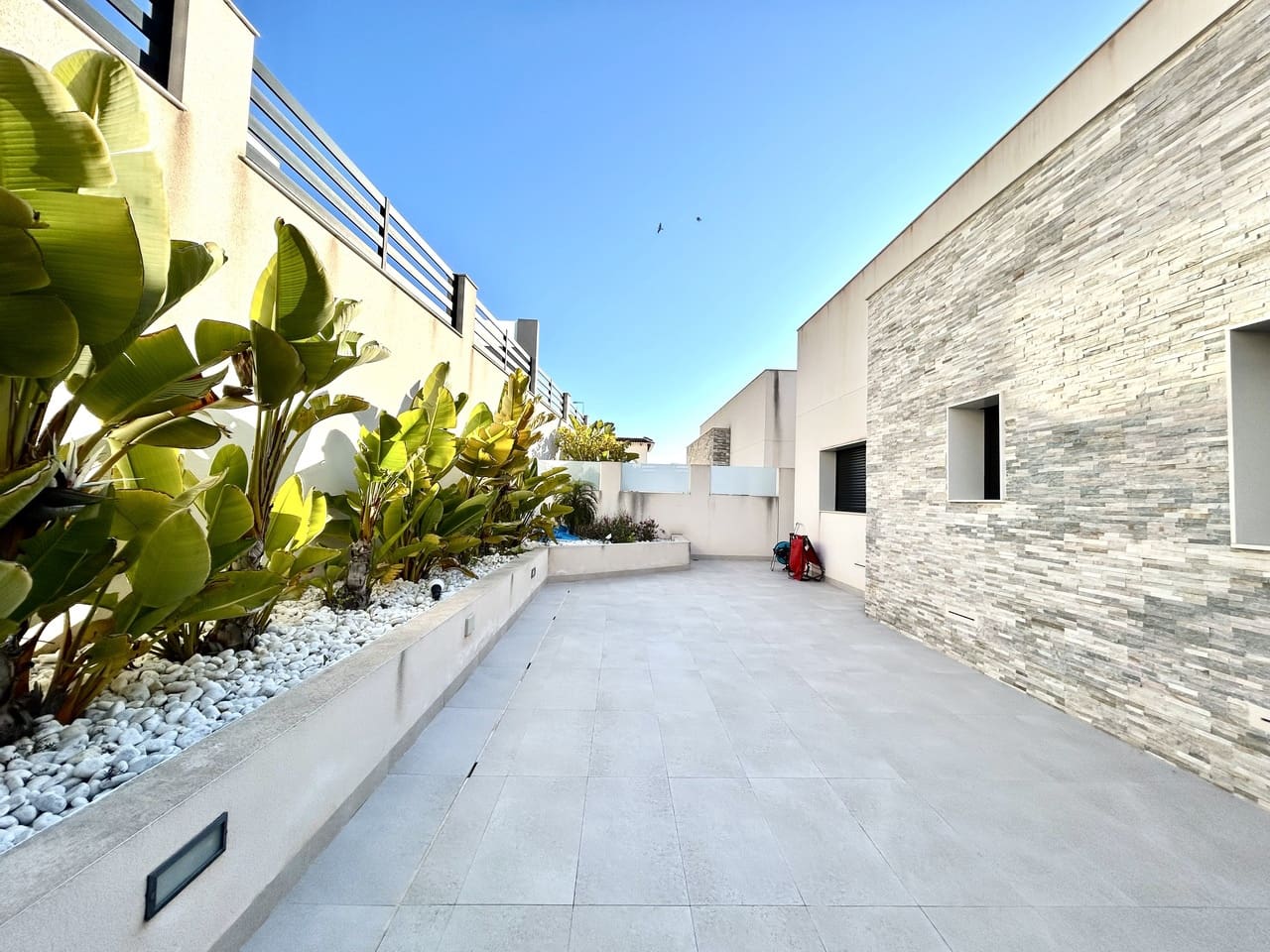 5 bedroom Villa for sale in Los Balcones with pool garage - € 849,950 (Ref: 9722325)