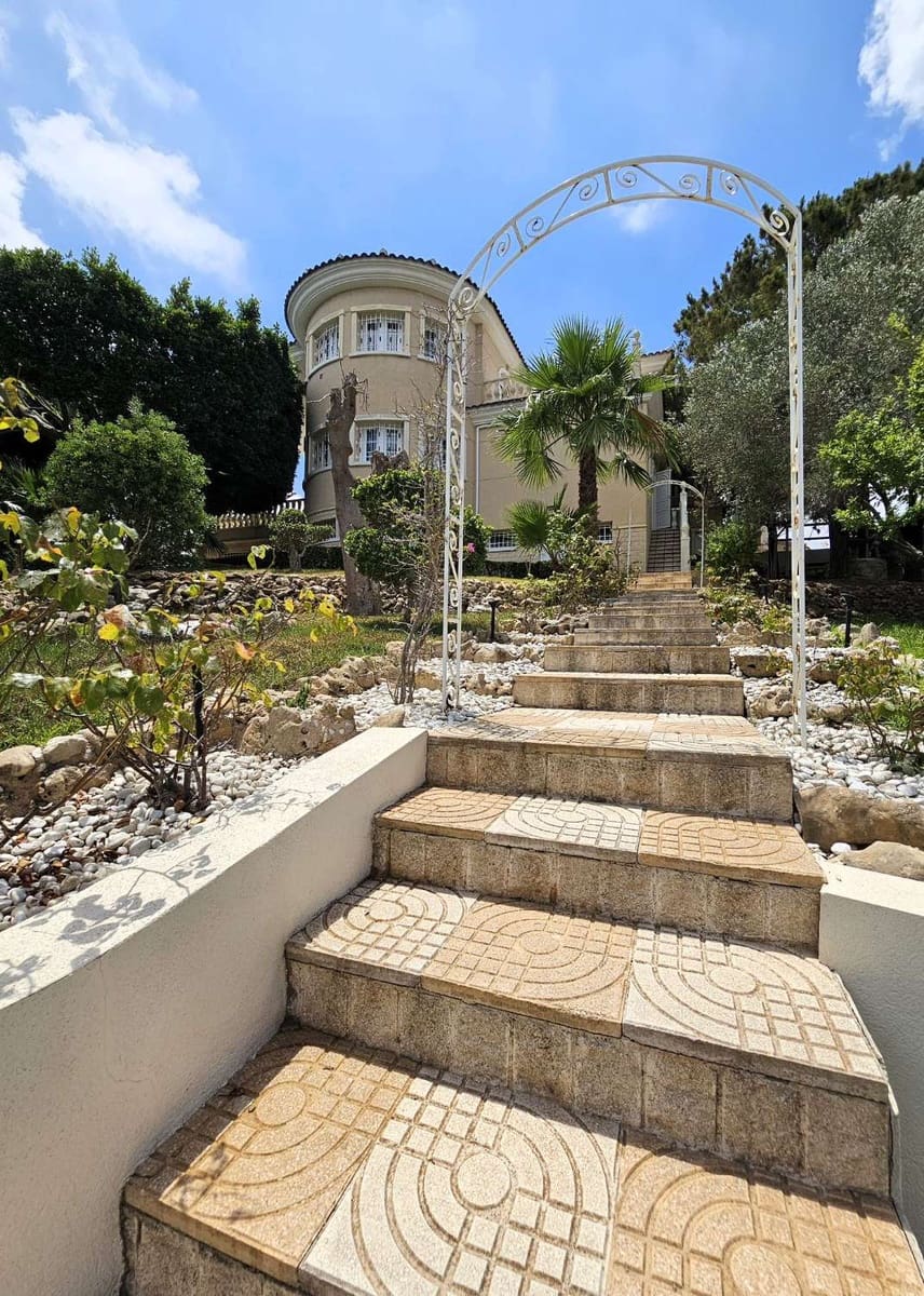 6 soveværelse Villa til salg i Ciudad Quesada med swimmingpool garage - € 995.000 (Ref: 9722337)