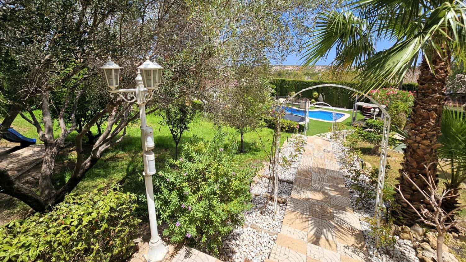 6 soveværelse Villa til salg i Ciudad Quesada med swimmingpool garage - € 995.000 (Ref: 9722337)