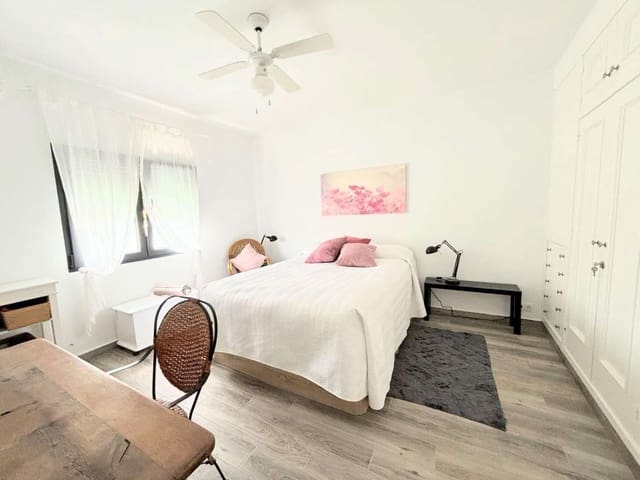 3 bedroom Villa for sale in Punta Prima, Orihuela with pool garage - € 695,000 (Ref: 9722339)