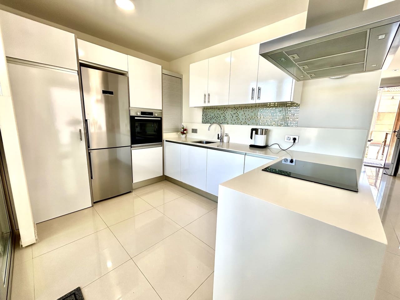 Chalet de 3 habitaciones en Villamartin en venta con piscina garaje - 550.000 € (Ref: 9722356)