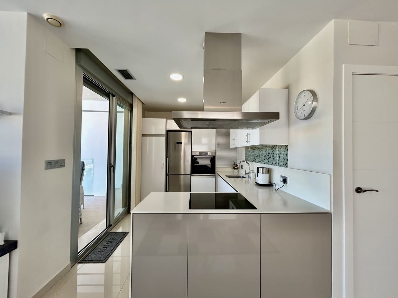 Chalet de 3 habitaciones en Villamartin en venta con piscina garaje - 550.000 € (Ref: 9722356)