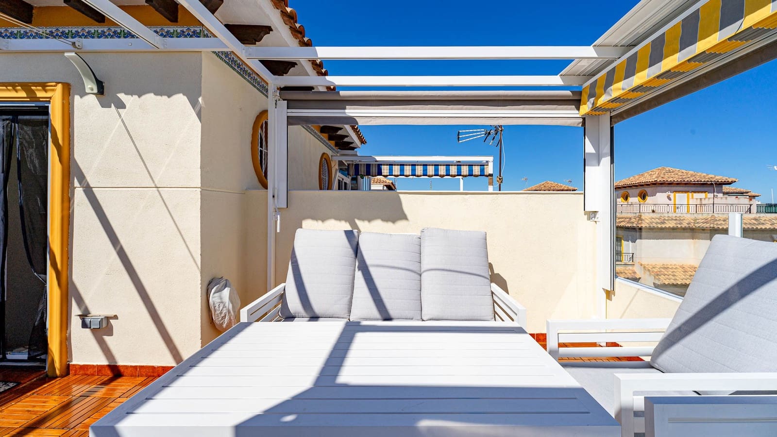 2 quarto Casa em Banda para venda em Punta Prima com piscina - 269 000 € (Ref: 9722359)