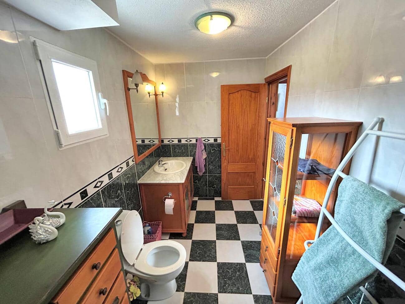 Casa de 4 habitaciones en Villamartin en venta con piscina garaje - 249.900 € (Ref: 9722362)