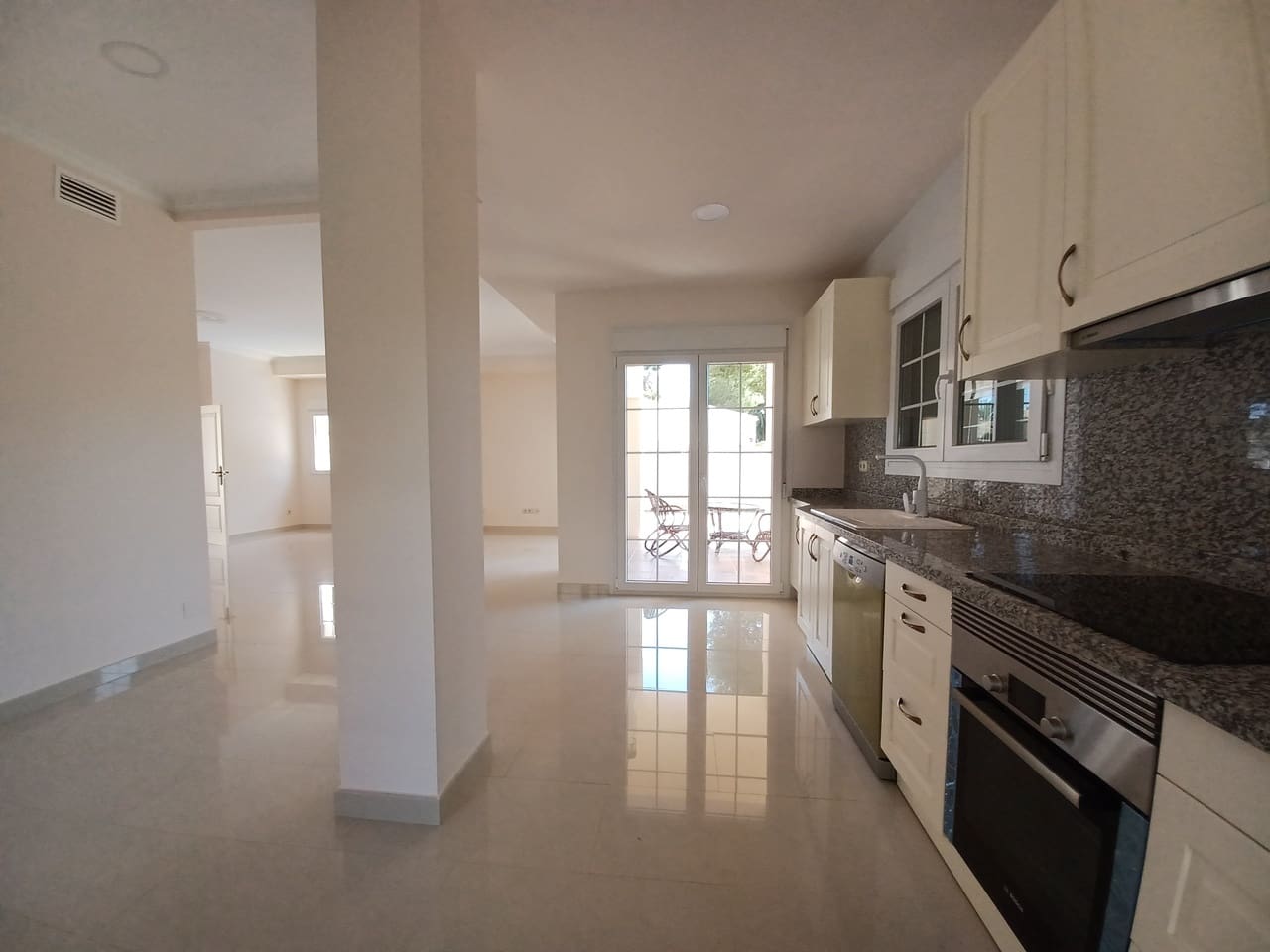4 quarto Moradia para venda em Cabo Roig com piscina - 910 000 € (Ref: 9722369)