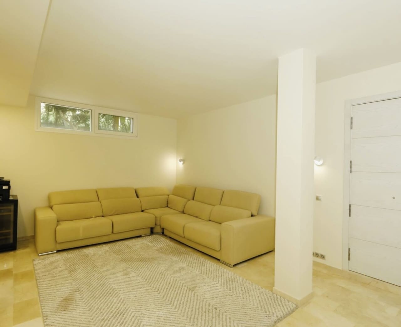 5 soverom Villa til salgs i La Zenia med svømmebasseng garasje - € 1 500 000 (Ref: 9722379)