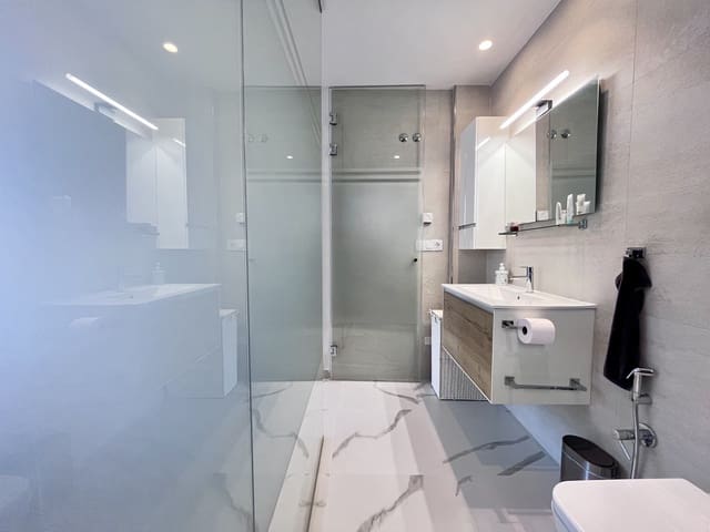 Apartamento de 2 habitaciones en San Miguel de Salinas en venta con piscina garaje - 329.900 € (Ref: 9722393)