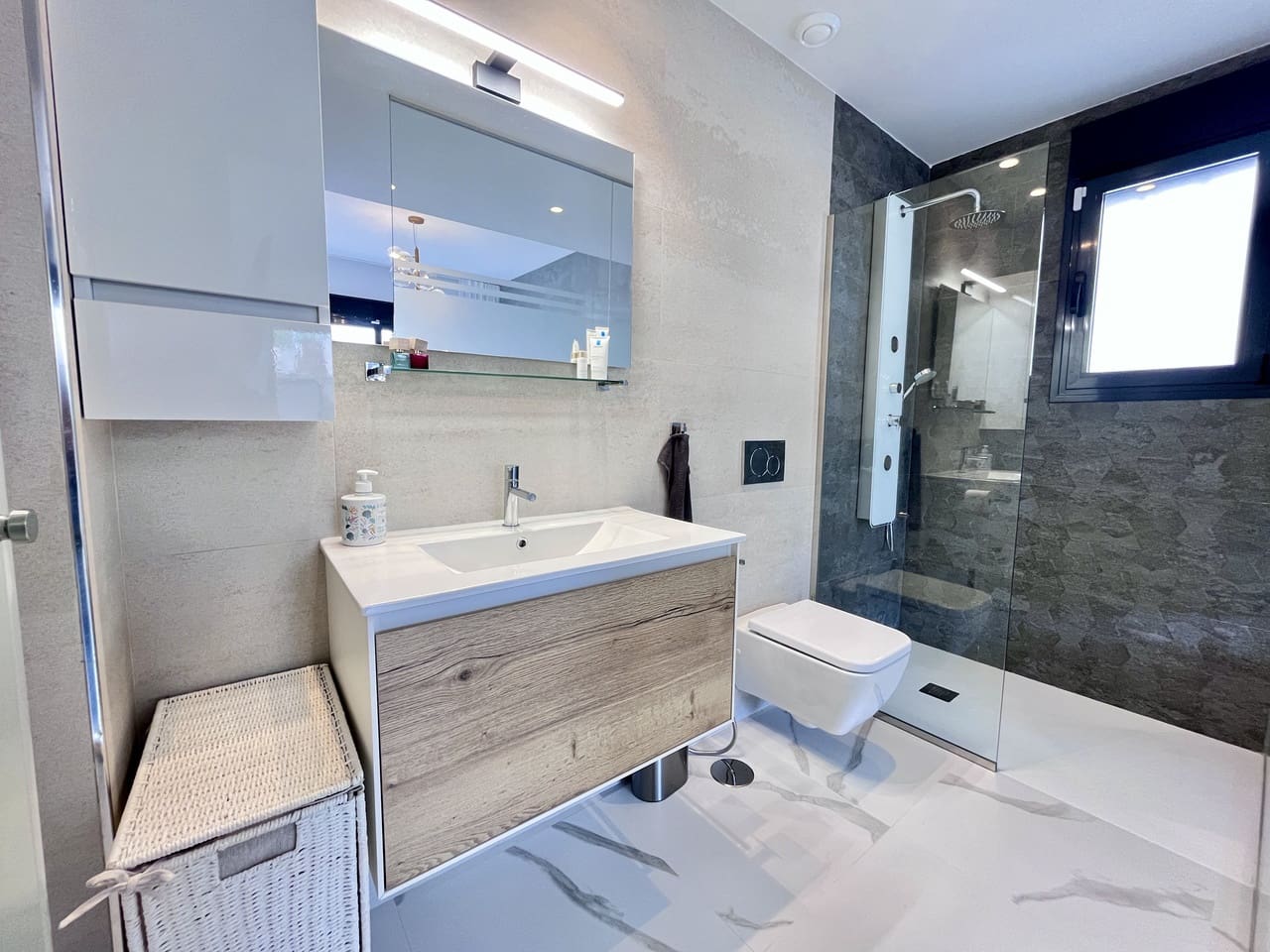 Apartamento de 2 habitaciones en San Miguel de Salinas en venta con piscina garaje - 329.900 € (Ref: 9722393)