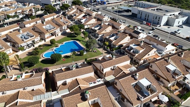 3 bedroom Bungalow for sale in La Zenia, Orihuela with pool - € 289,950 (Ref: 9722394)
