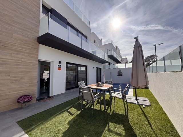 2 sypialnia Willa na sprzedaż w Villamartin, Orihuela z basenem garażem - 434 950 € (Ref: 9722396)