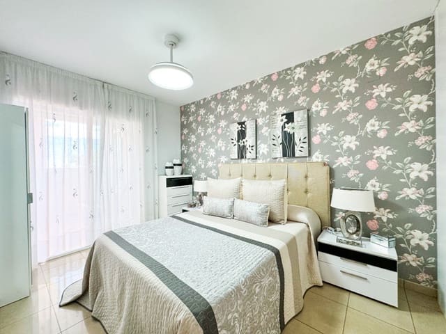 2 chambre Appartement à vendre à Playa Flamenca, Orihuela avec piscine garage - 260 000 € (Ref: 9722419)