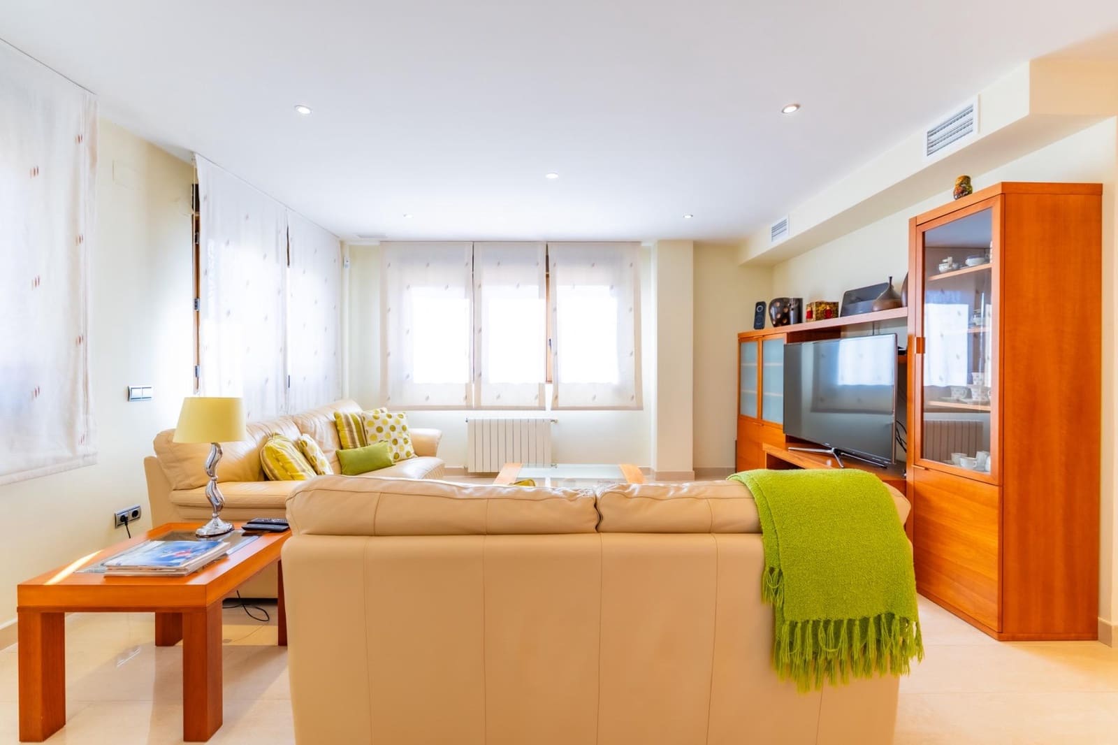 4 bedroom Villa for sale in Torrevieja with garage - € 1,100,000 (Ref: 9722428)