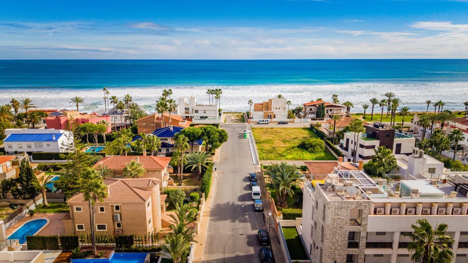 4 bedroom Villa for sale in Torrevieja with garage - € 1,100,000 (Ref: 9722428)