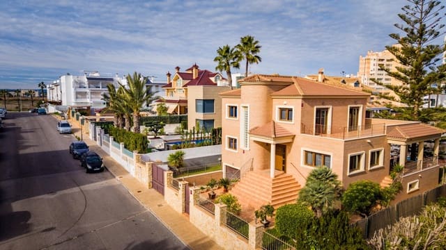 4 bedroom Villa for sale in La Veleta, Torrevieja with garage - € 1,100,000 (Ref: 9722428)