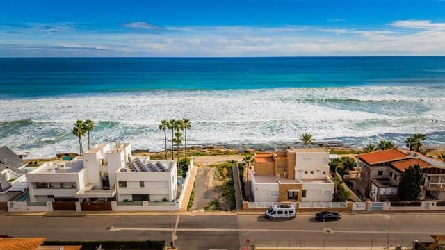 4 bedroom Villa for sale in La Veleta, Torrevieja with garage - € 1,100,000 (Ref: 9722428)