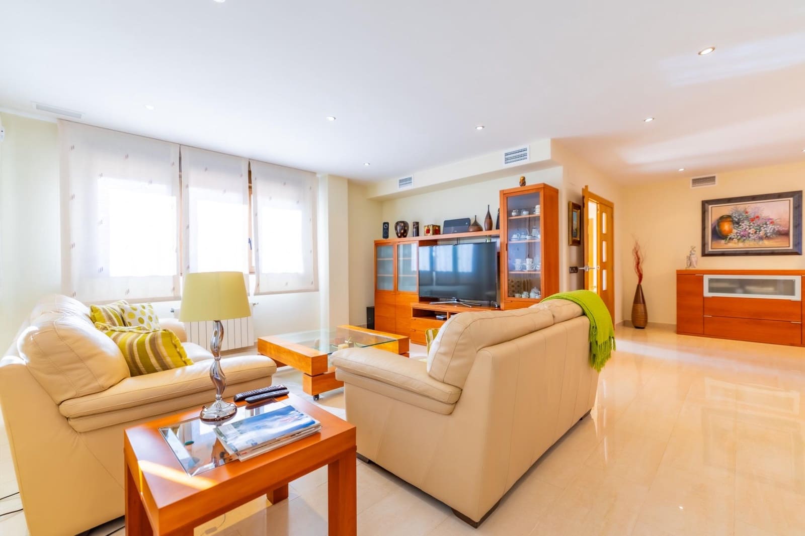 4 bedroom Villa for sale in Torrevieja with garage - € 1,100,000 (Ref: 9722428)