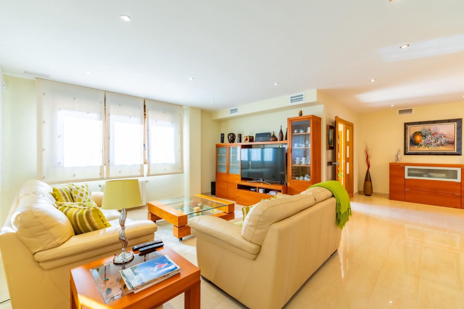 4 bedroom Villa for sale in Torrevieja with garage - € 1,100,000 (Ref: 9722428)