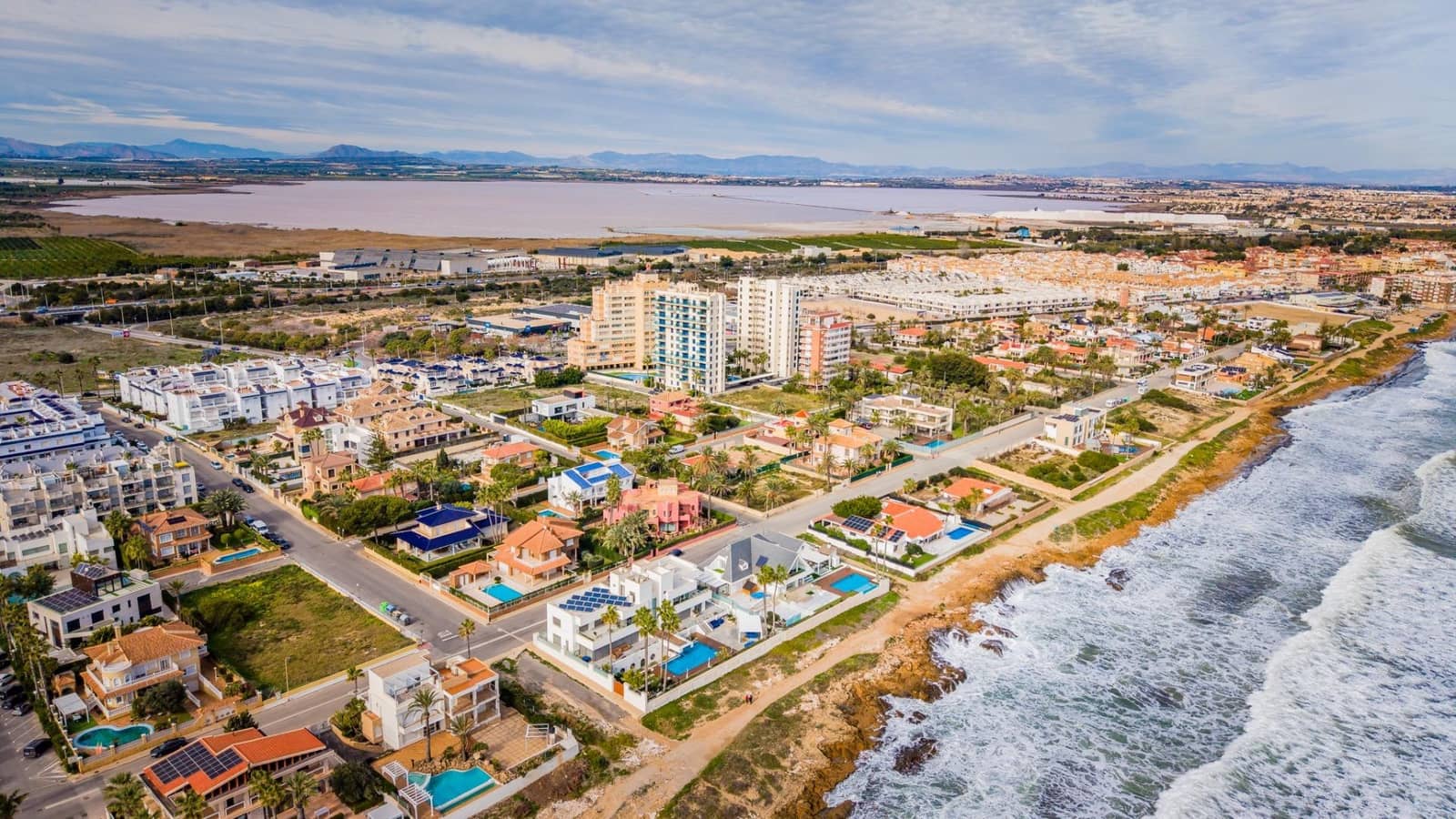 4 bedroom Villa for sale in Torrevieja with garage - € 1,100,000 (Ref: 9722428)