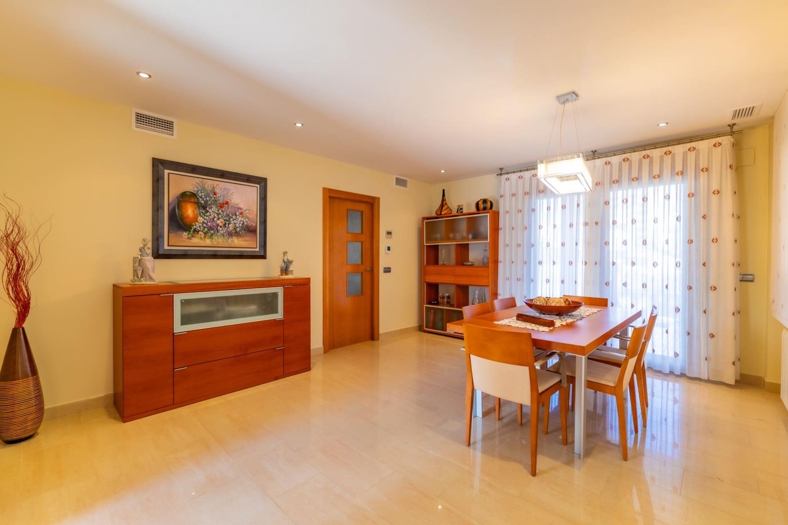4 bedroom Villa for sale in Torrevieja with garage - € 1,100,000 (Ref: 9722428)