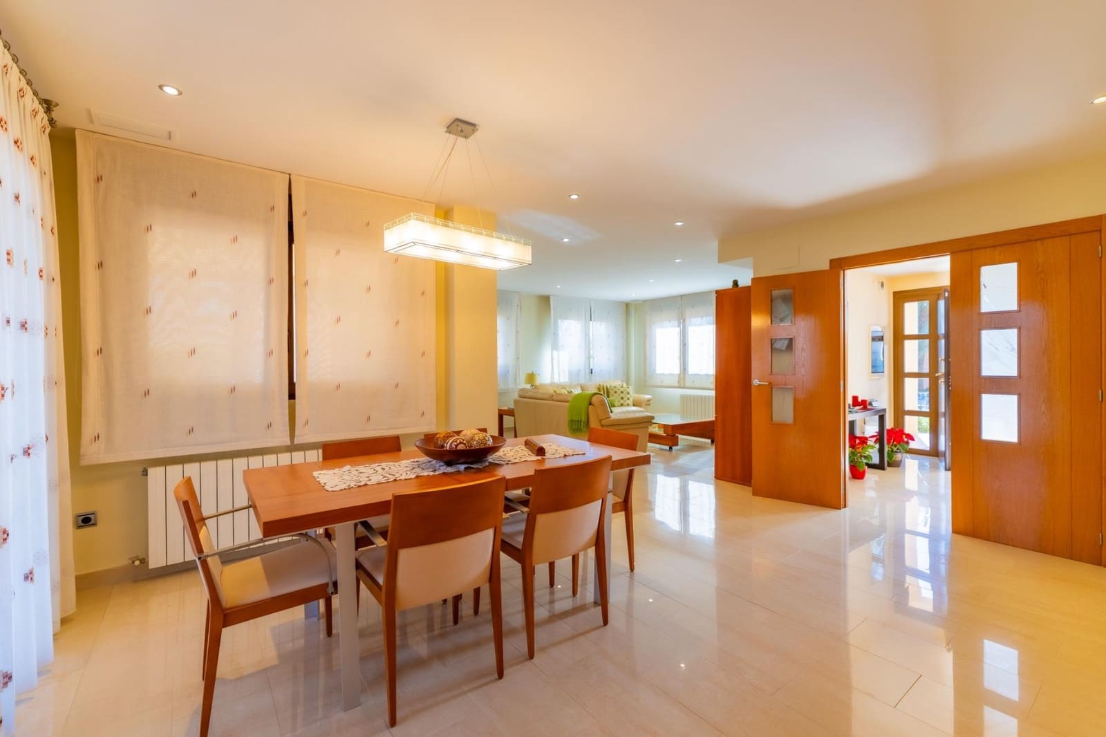 4 bedroom Villa for sale in Torrevieja with garage - € 1,100,000 (Ref: 9722428)