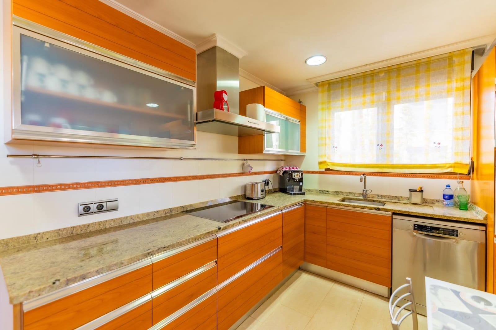 4 bedroom Villa for sale in Torrevieja with garage - € 1,100,000 (Ref: 9722428)