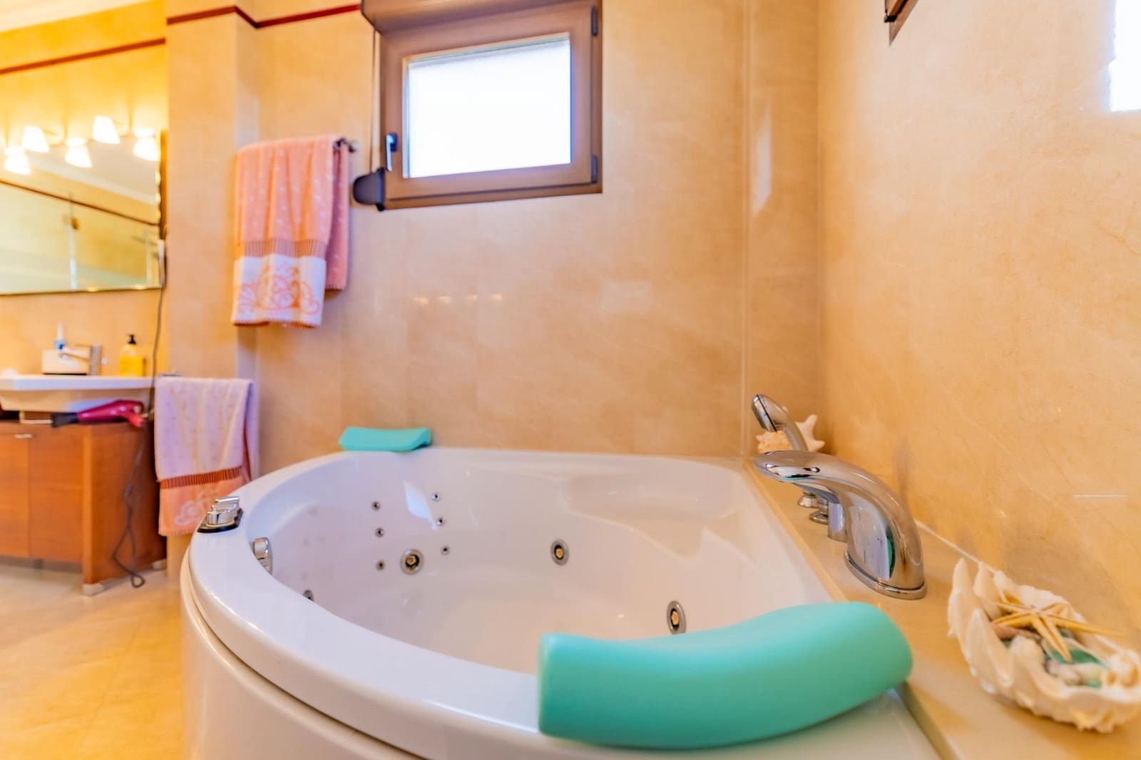 4 bedroom Villa for sale in Torrevieja with garage - € 1,100,000 (Ref: 9722428)