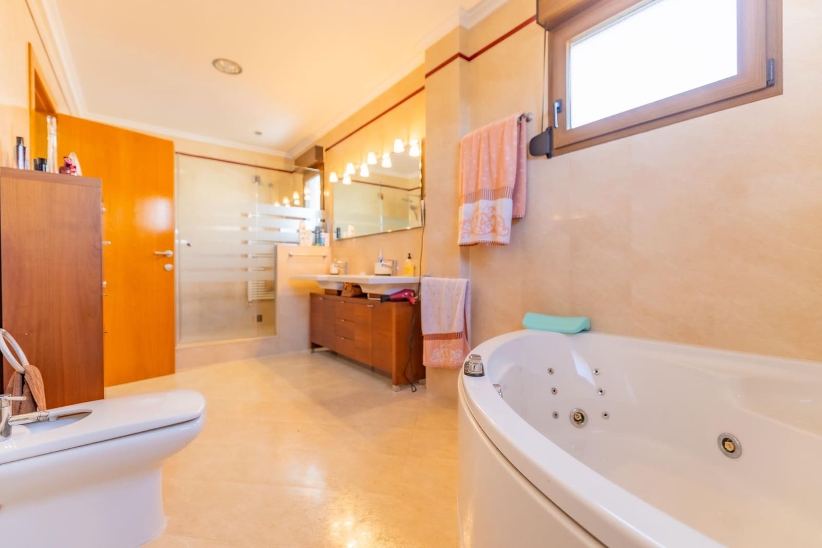 4 bedroom Villa for sale in Torrevieja with garage - € 1,100,000 (Ref: 9722428)