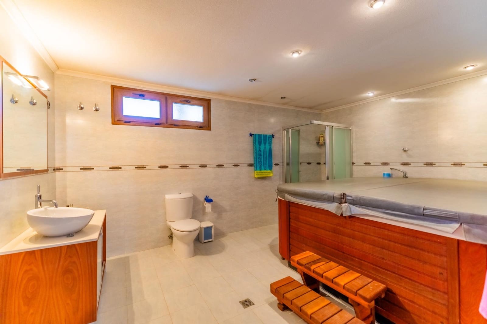 4 bedroom Villa for sale in Torrevieja with garage - € 1,100,000 (Ref: 9722428)