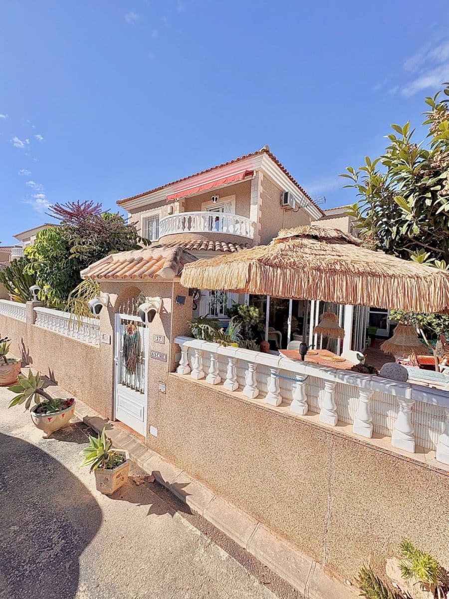 2 chambre Villa/Maison à vendre à Torrevieja avec piscine - 345 000 € (Ref: 9722430)