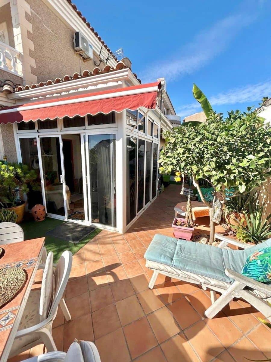 2 chambre Villa/Maison à vendre à Torrevieja avec piscine - 345 000 € (Ref: 9722430)