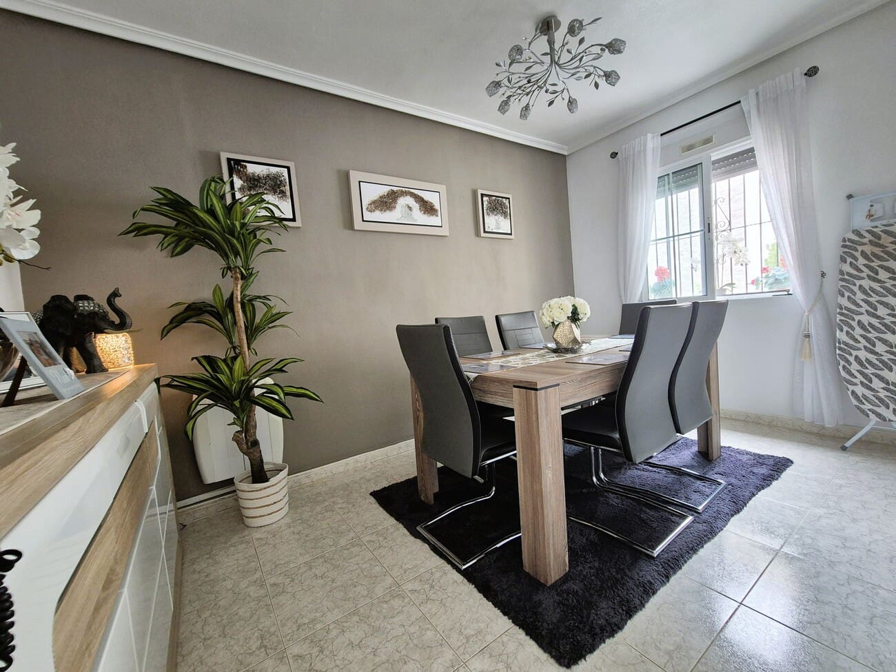 Chalet de 3 habitaciones en Villamartin en venta - 269.900 € (Ref: 9722436)