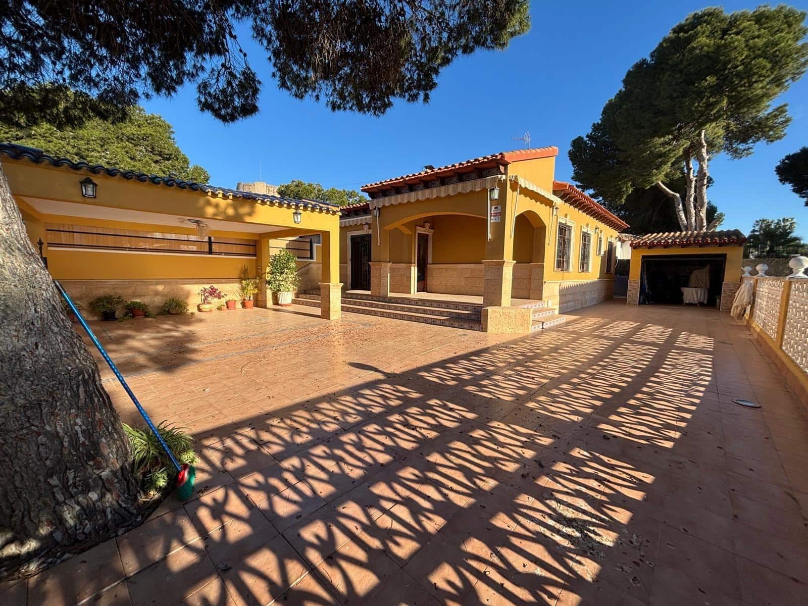 3 bedroom Villa for sale in Orihuela Costa with garage - € 545,000 (Ref: 9722437)