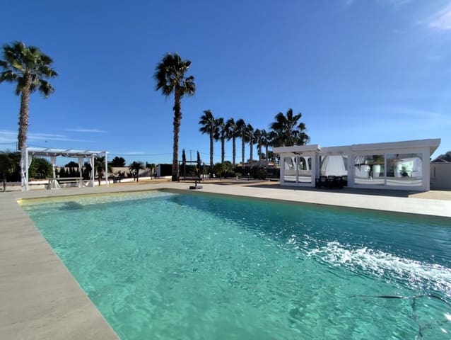 Chalet de 3 habitaciones en Mudamiento, Orihuela en venta con piscina - 590.000 € (Ref: 9722442)