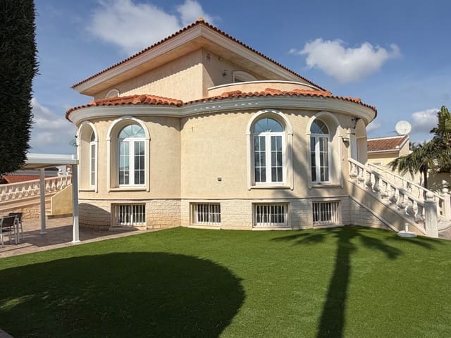 5 soverom Villa til salgs i Ciudad Quesada, Rojales med svømmebasseng garasje - € 899 000 (Ref: 9722443)