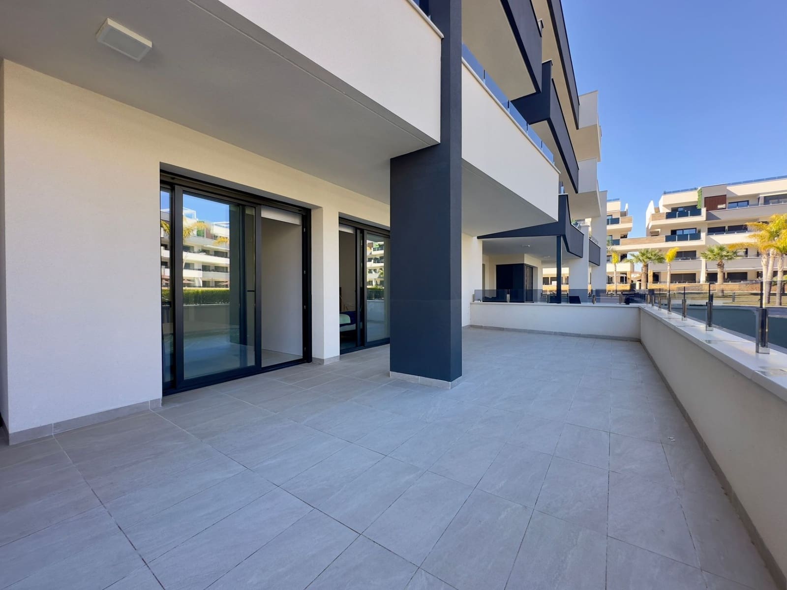 3 soveværelse Lejlighed til salg i Orihuela Costa med swimmingpool garage - € 589.900 (Ref: 9722444)