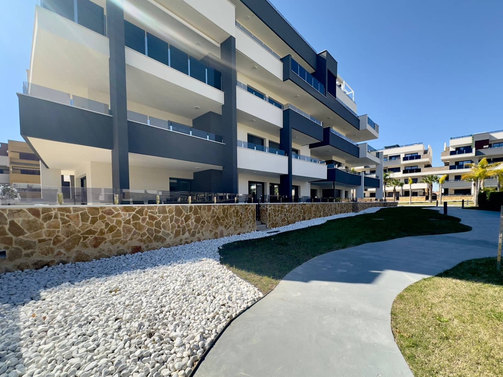 3 soveværelse Lejlighed til salg i Orihuela Costa med swimmingpool garage - € 589.900 (Ref: 9722444)