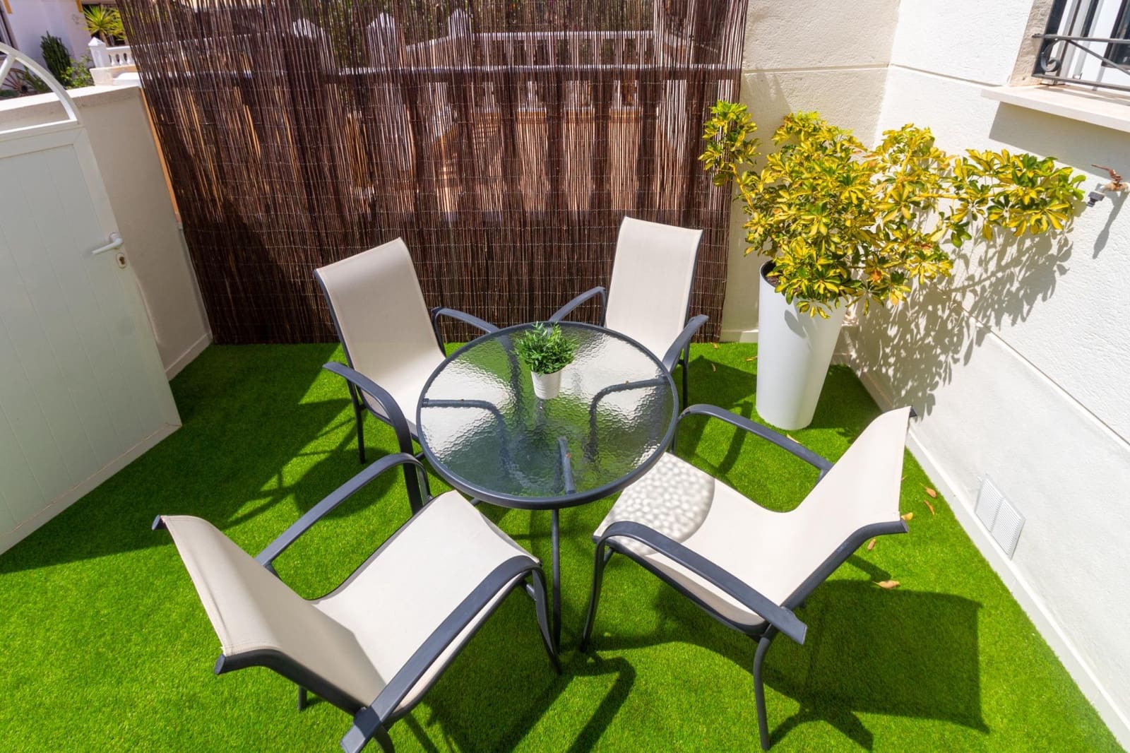 3 soveværelse Byhus til salg i Torrevieja med swimmingpool - € 279.000 (Ref: 9722449)